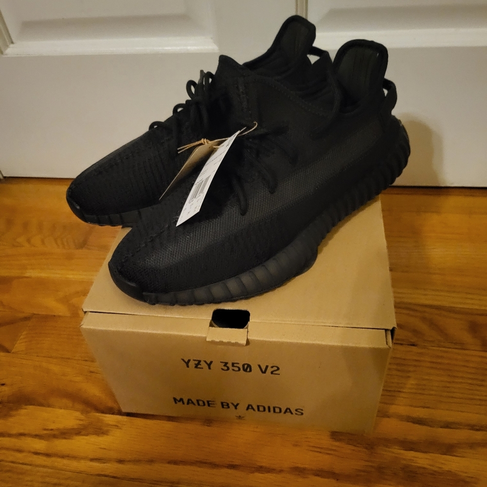 Yeezy 350 V2